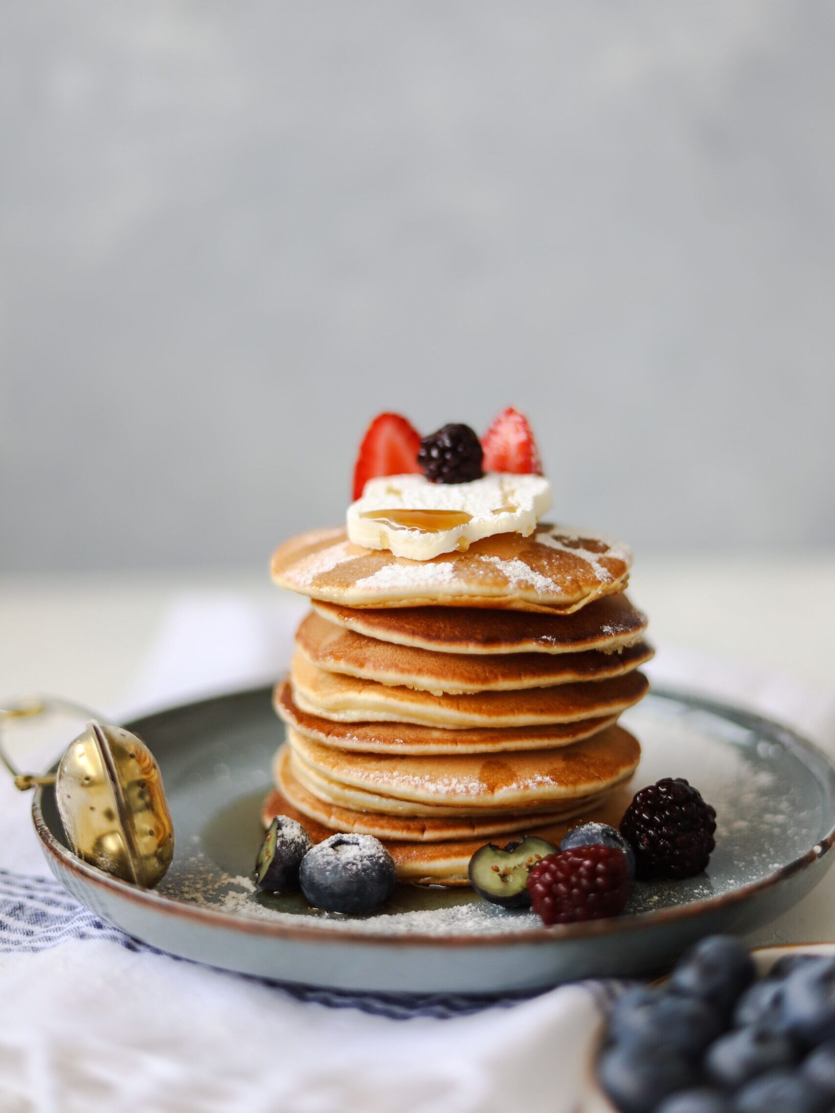 Fluffy Buttermilk Pancakes Recipe (Light & Easy)