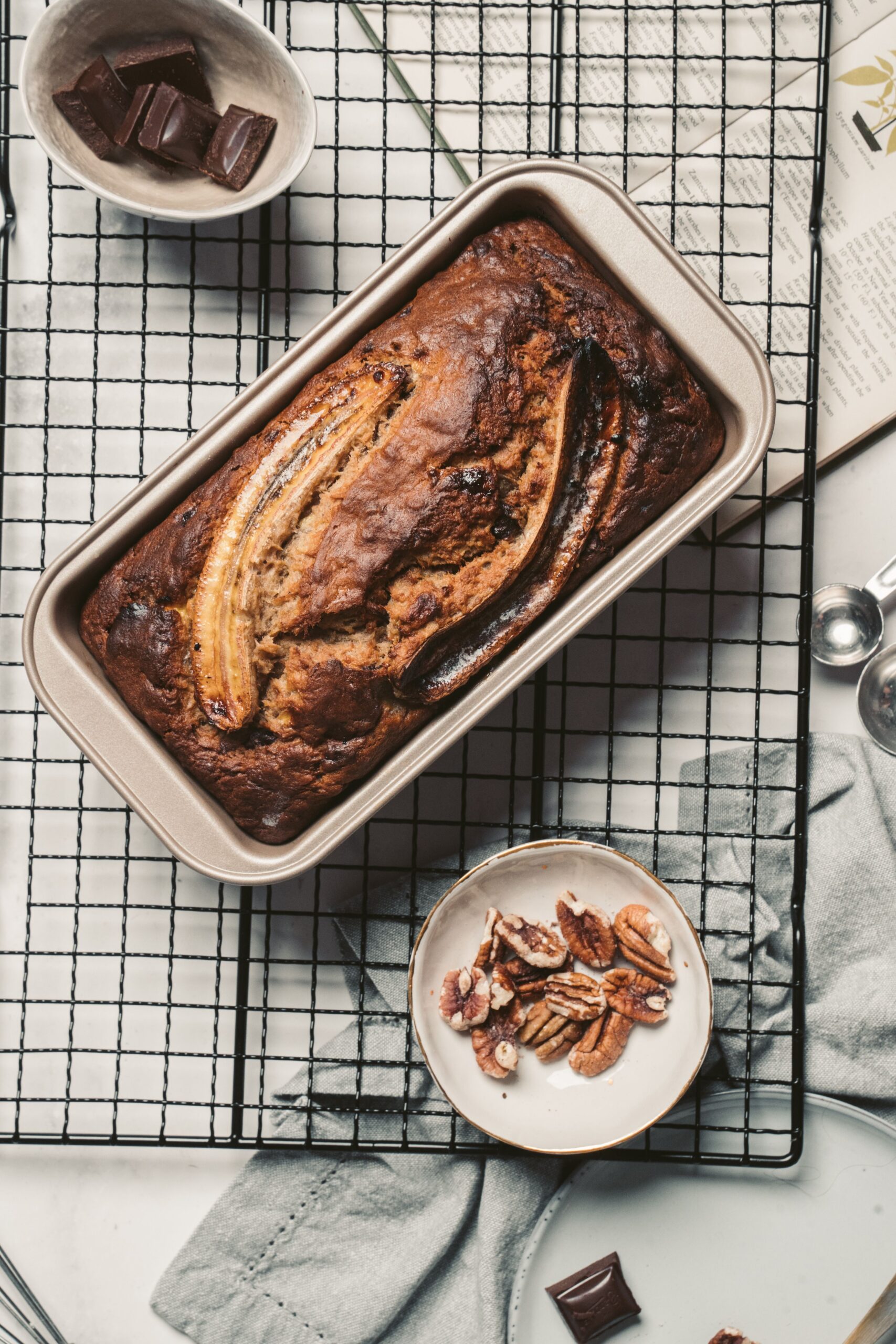 Easy Banana Bread Recipe (Moist, One-Bowl, No Mixer)